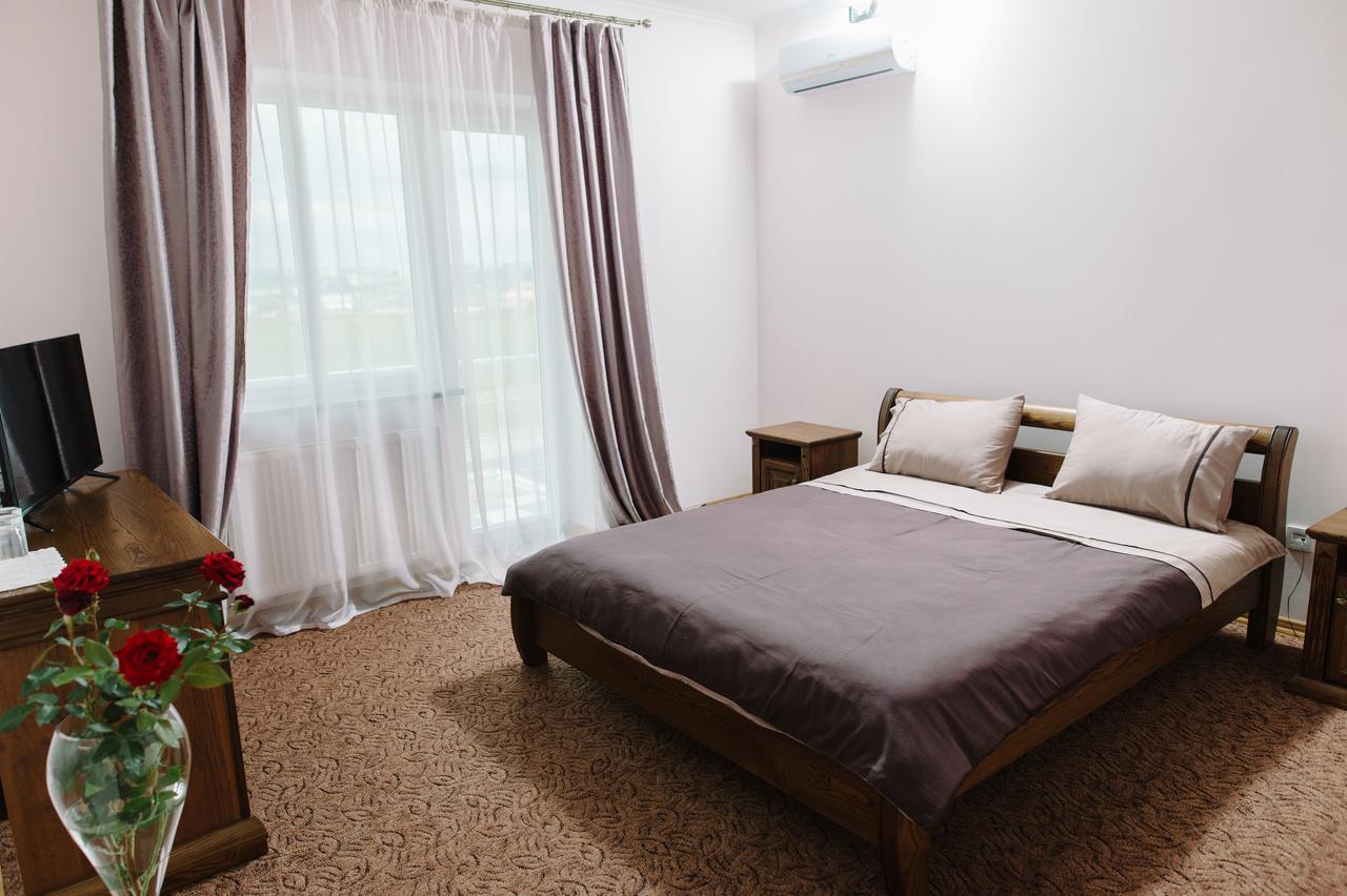 Hotel Korona Kolybayevka Екстериор снимка
