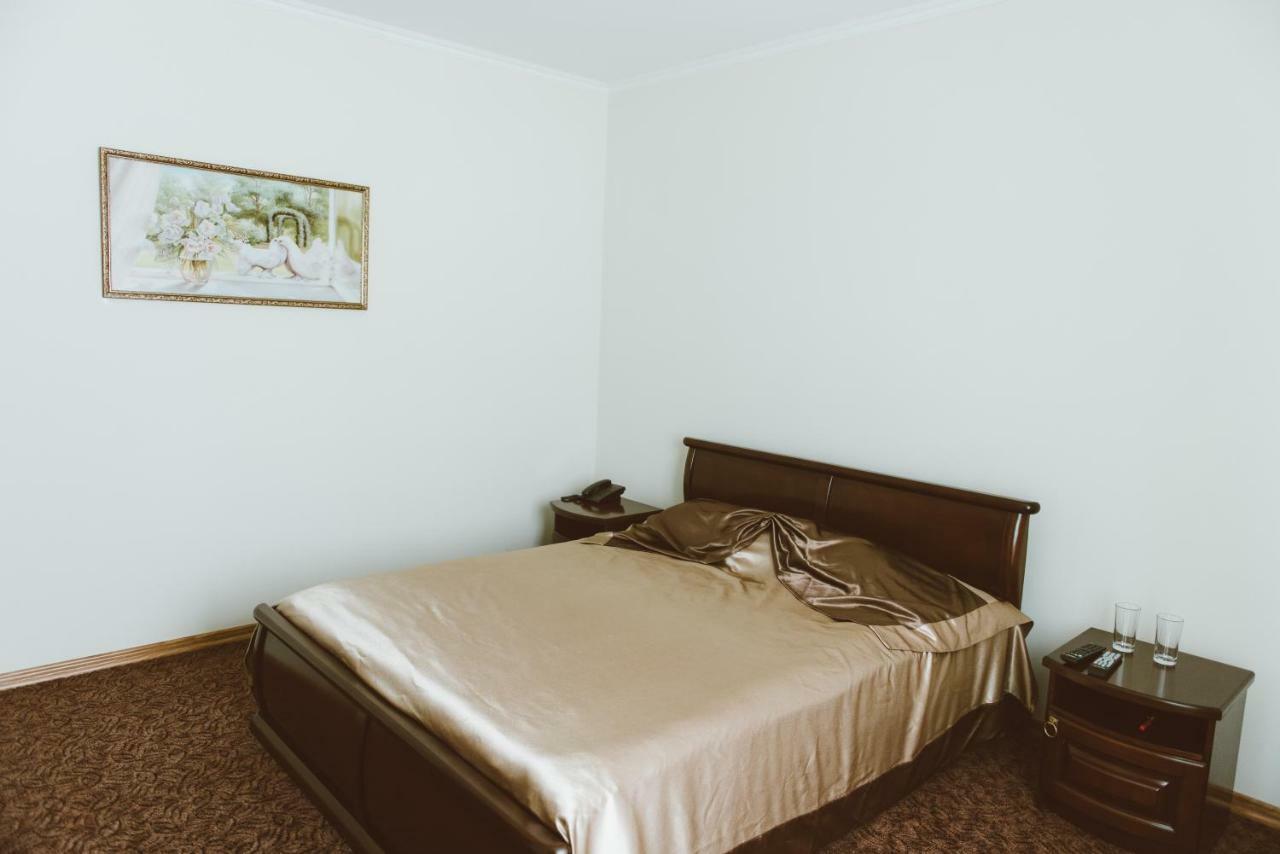 Hotel Korona Kolybayevka Екстериор снимка