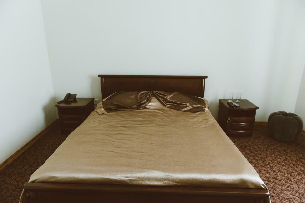 Hotel Korona Kolybayevka Екстериор снимка