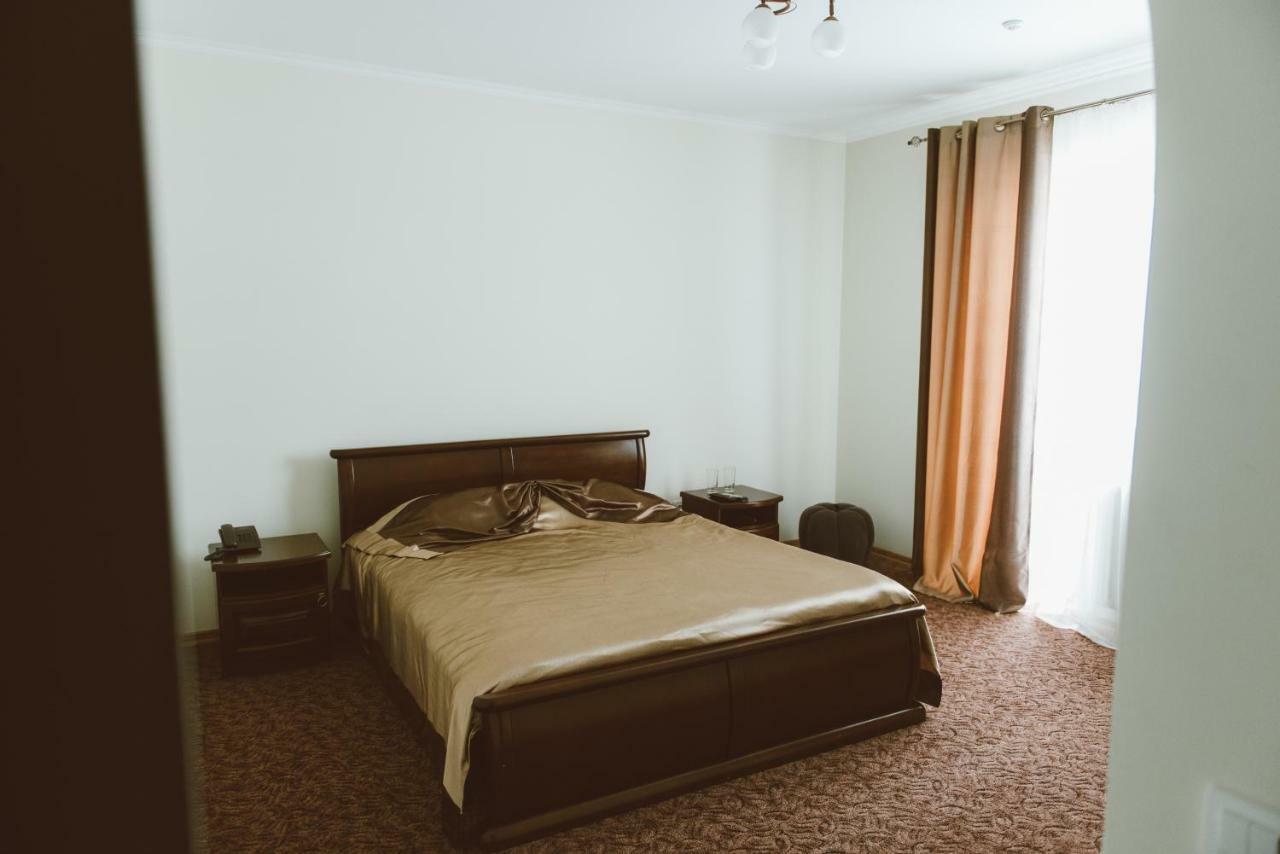Hotel Korona Kolybayevka Екстериор снимка