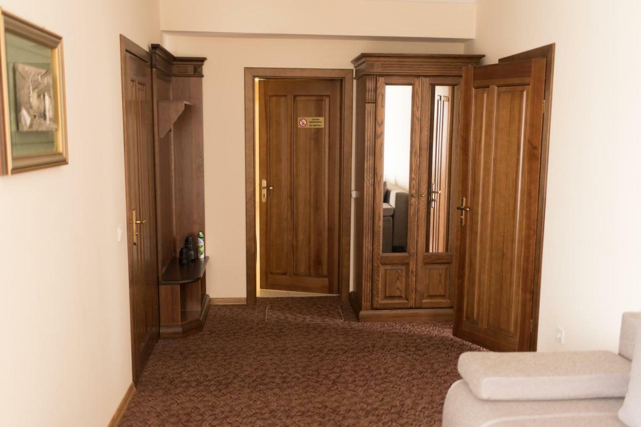 Hotel Korona Kolybayevka Екстериор снимка